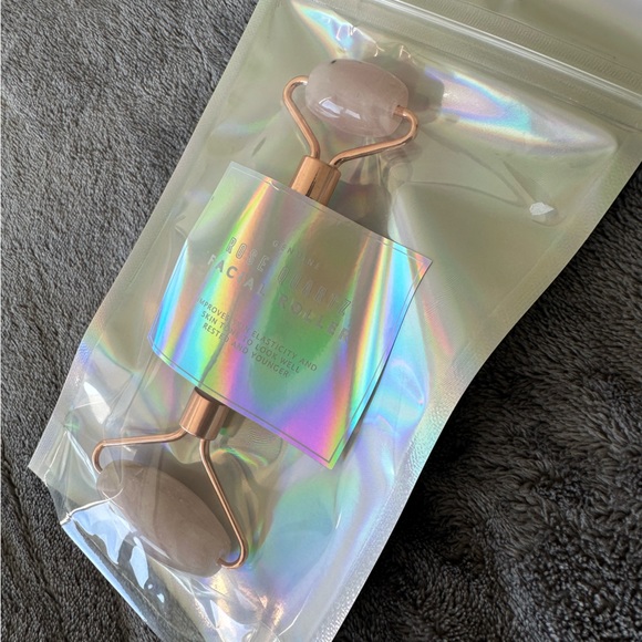 Rose Quartz Facial Roller. Brand new! - Picture 2 of 3